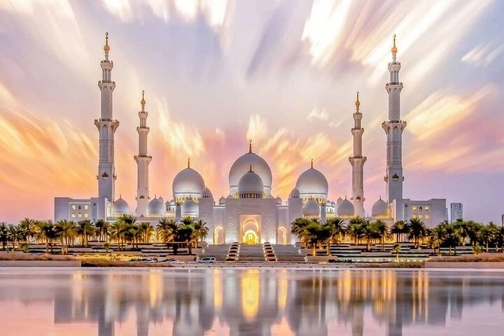 Abu Dhabi Mosque & Corniche Tour